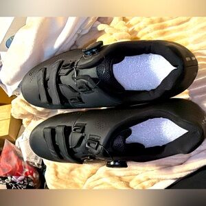 NEW Barerun Men's Road Bike Cy ts Black 13 Wo men 10.5 Men
New